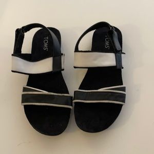 NEW TOMS 'Tierra' Leather Sandal, size 8